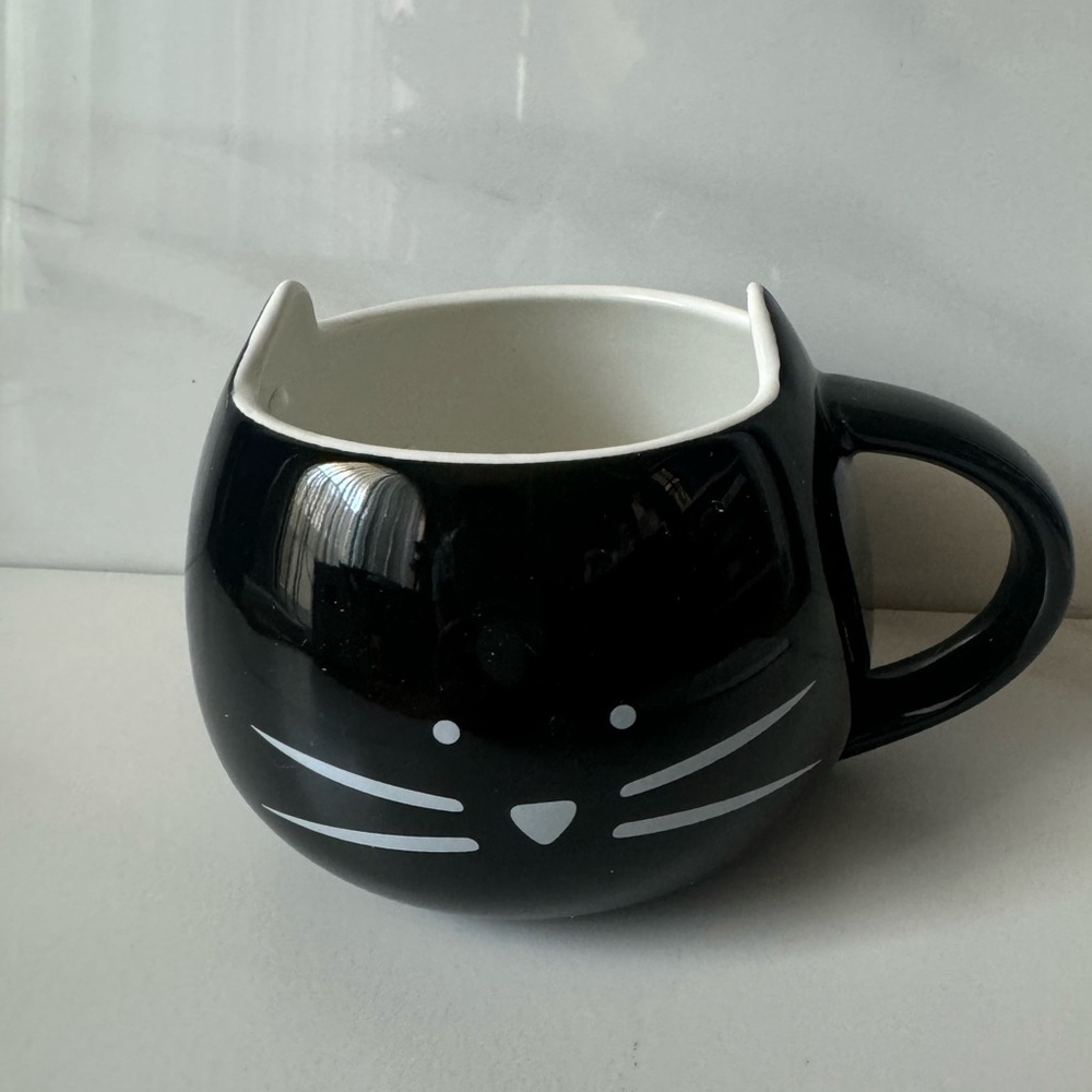Black cat mug